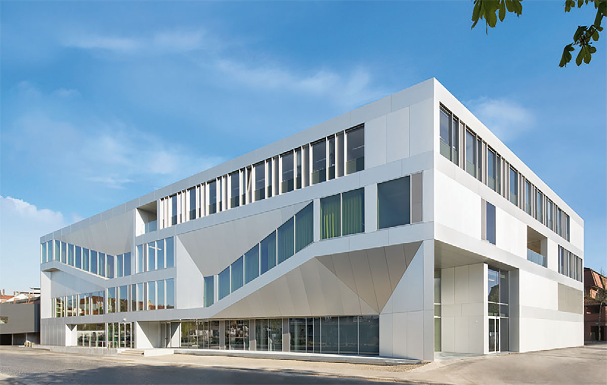 Campus Center Universität en Allemagne réalisé des menuiseries aluminium WICONA