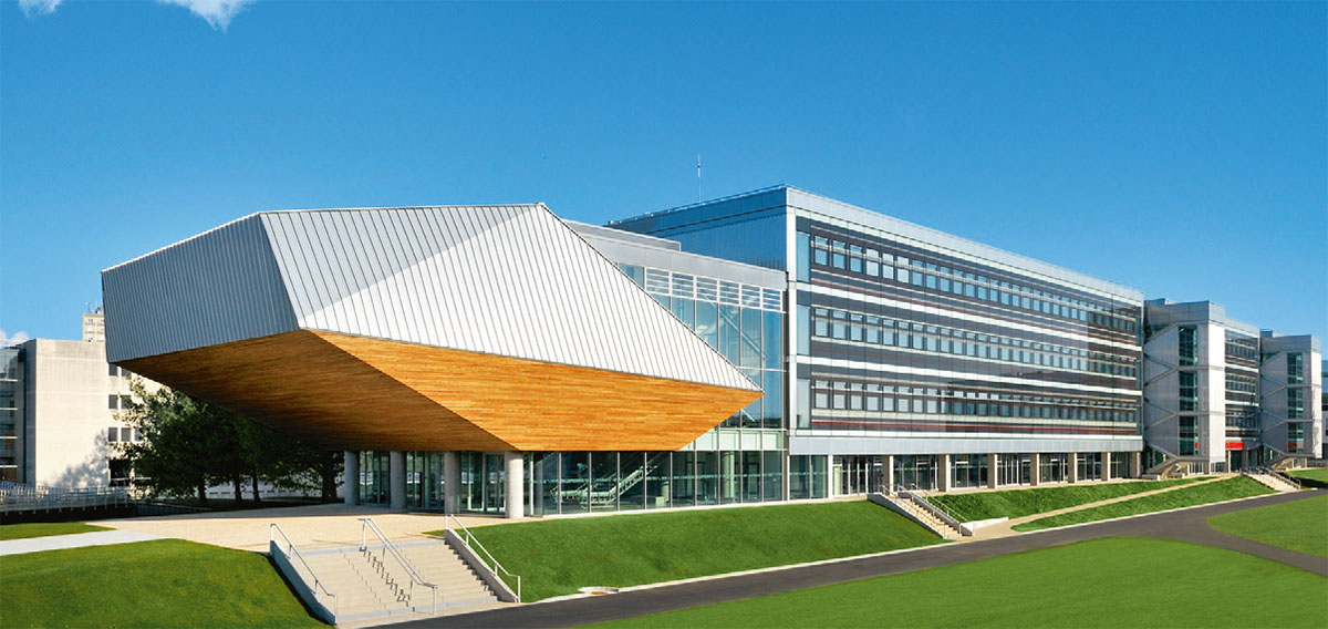 Université Blondel à Rouen réalisée des menuiseries aluminium WICONA