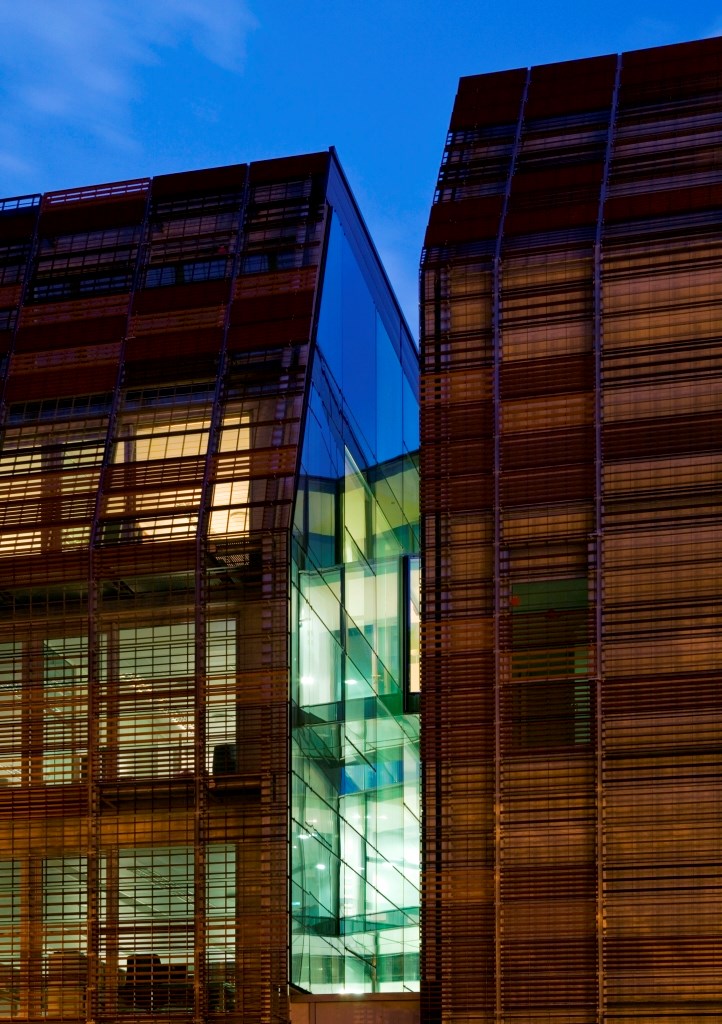 8 - facade sud nuit BD.jpg