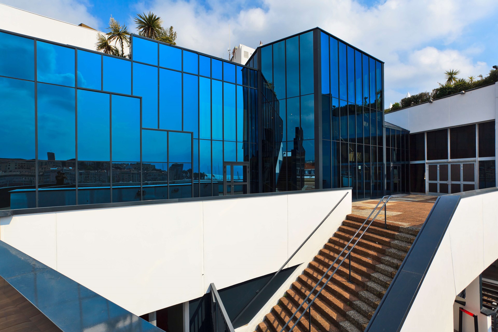 Palais des Festivals Cannes Haute Def-018.jpg