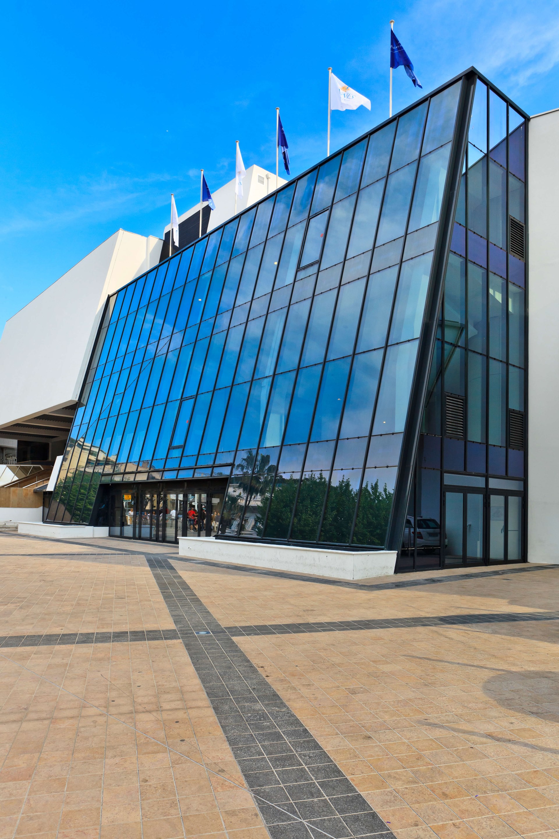 Palais des Festivals Cannes Haute Def-041.jpg