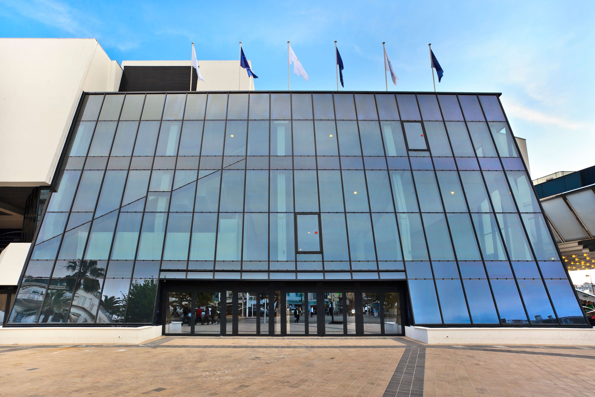 Palais des Festivals Cannes Haute Def-042.jpg