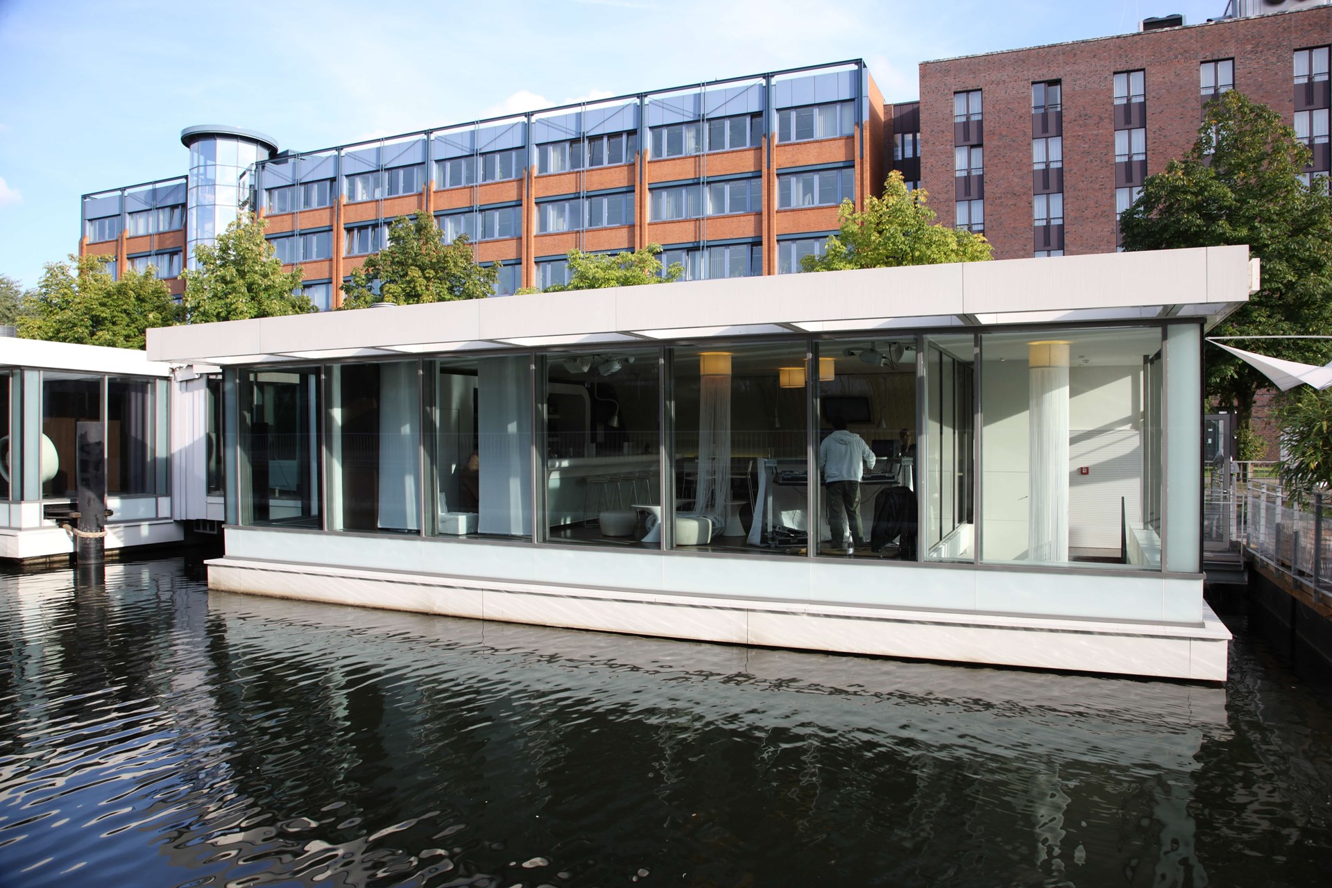 FLOATING MERCURE_1J7X8449.JPG