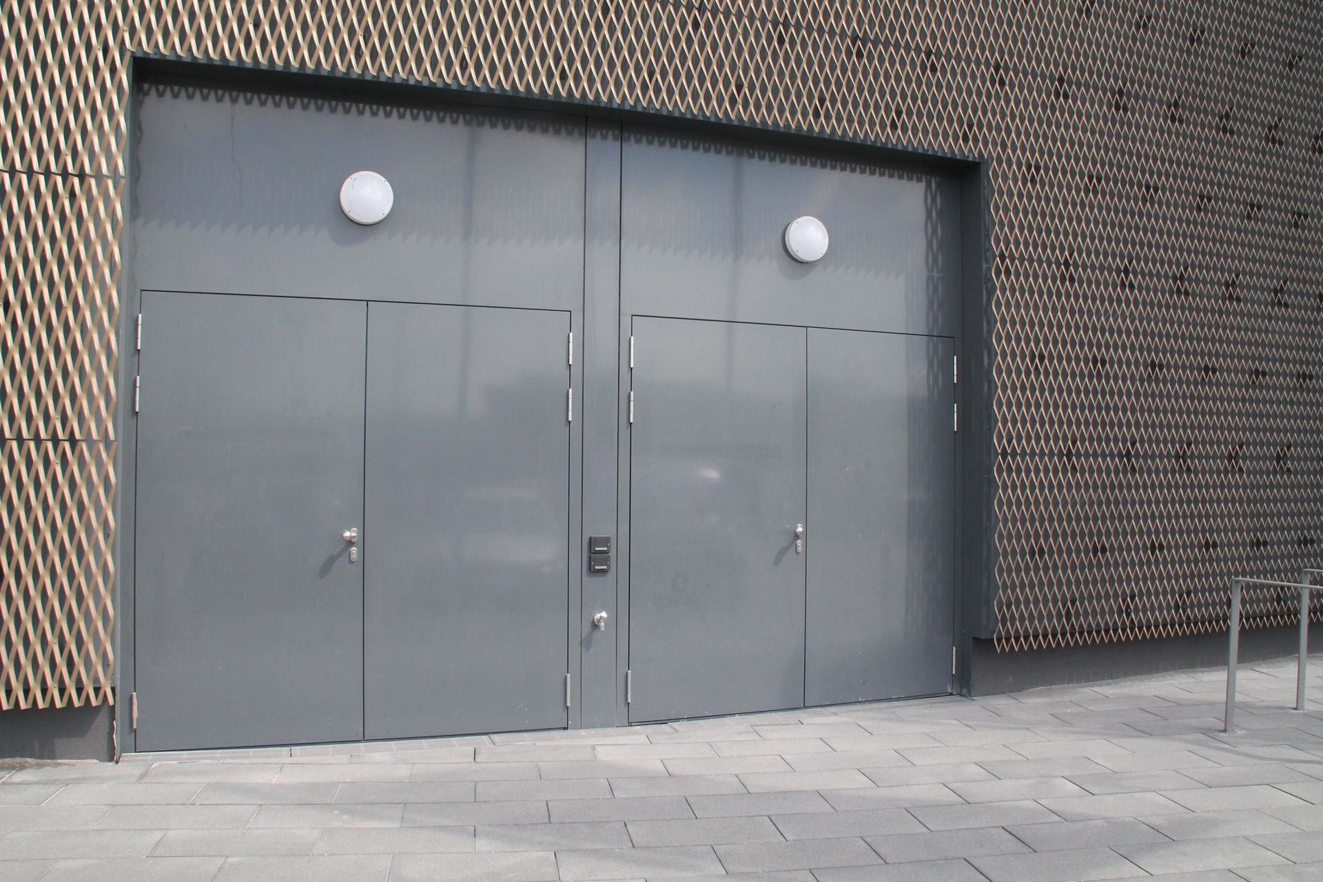 43 Wohnpark Binzen_Flügelüberdeckende Türent.JPG