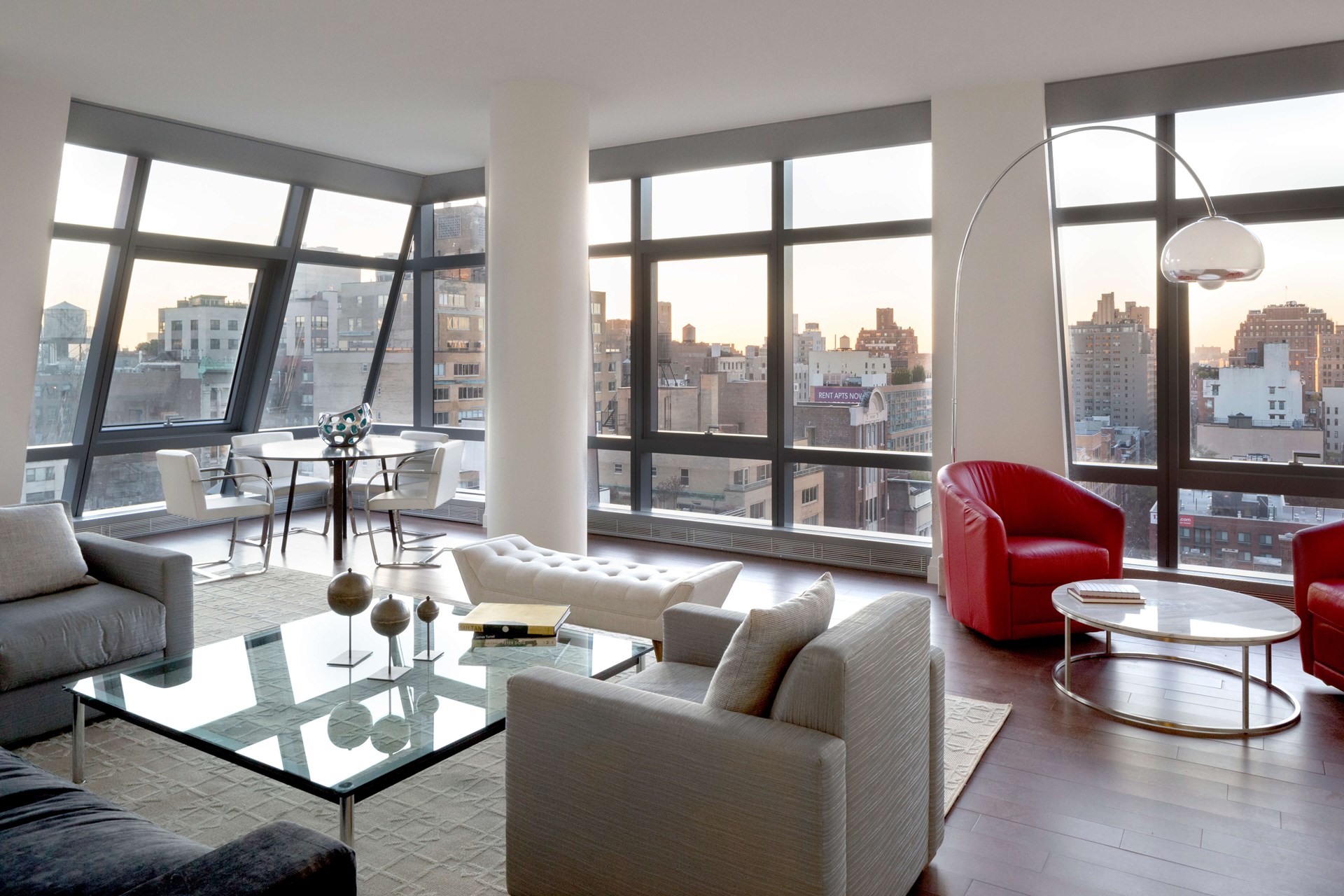 35XV_Living Room_01_Courtesy of FXCollaborative.jpg