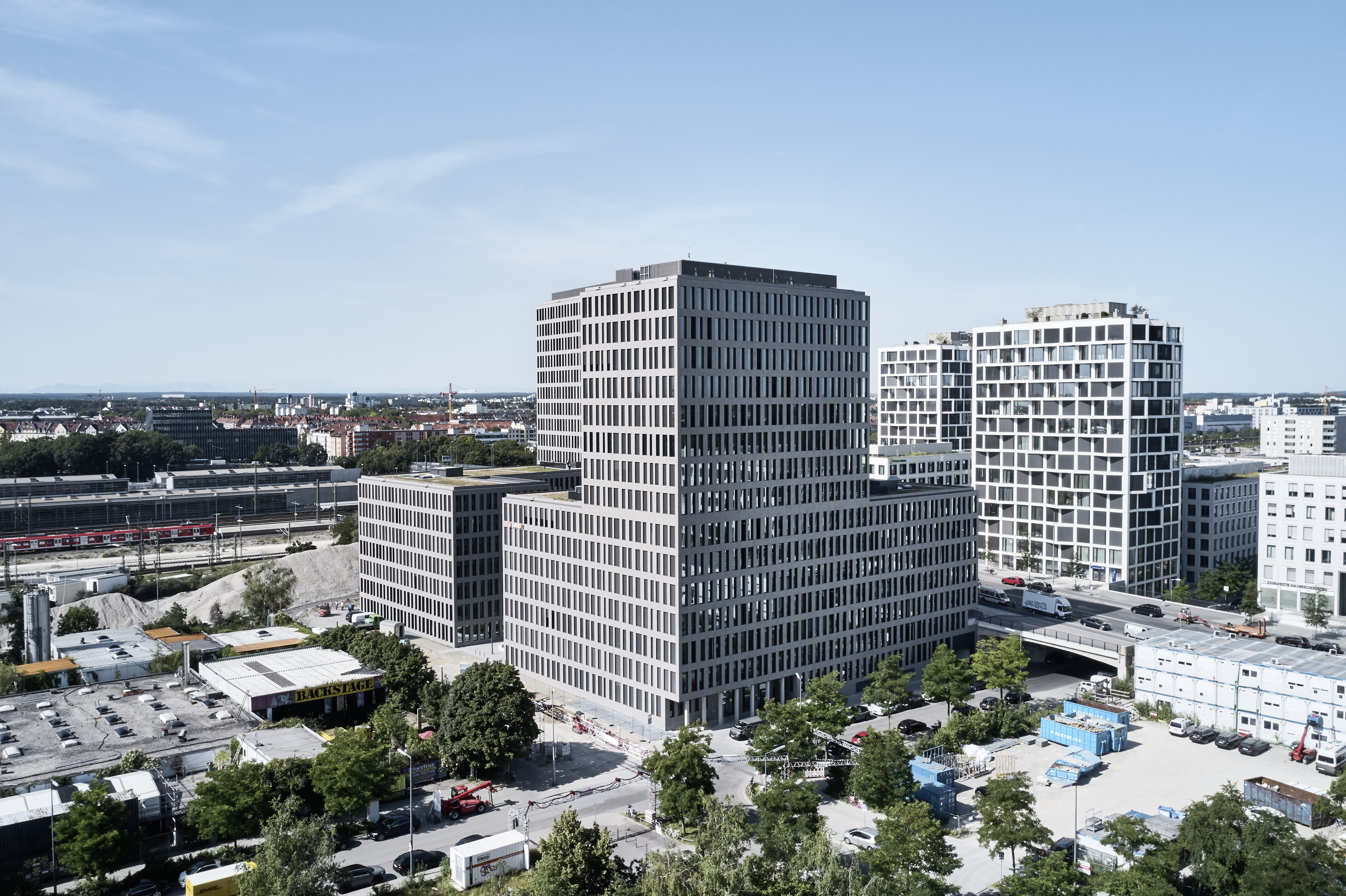 Kap West i München vælger elementbaseret facadeløsning fra WICONA