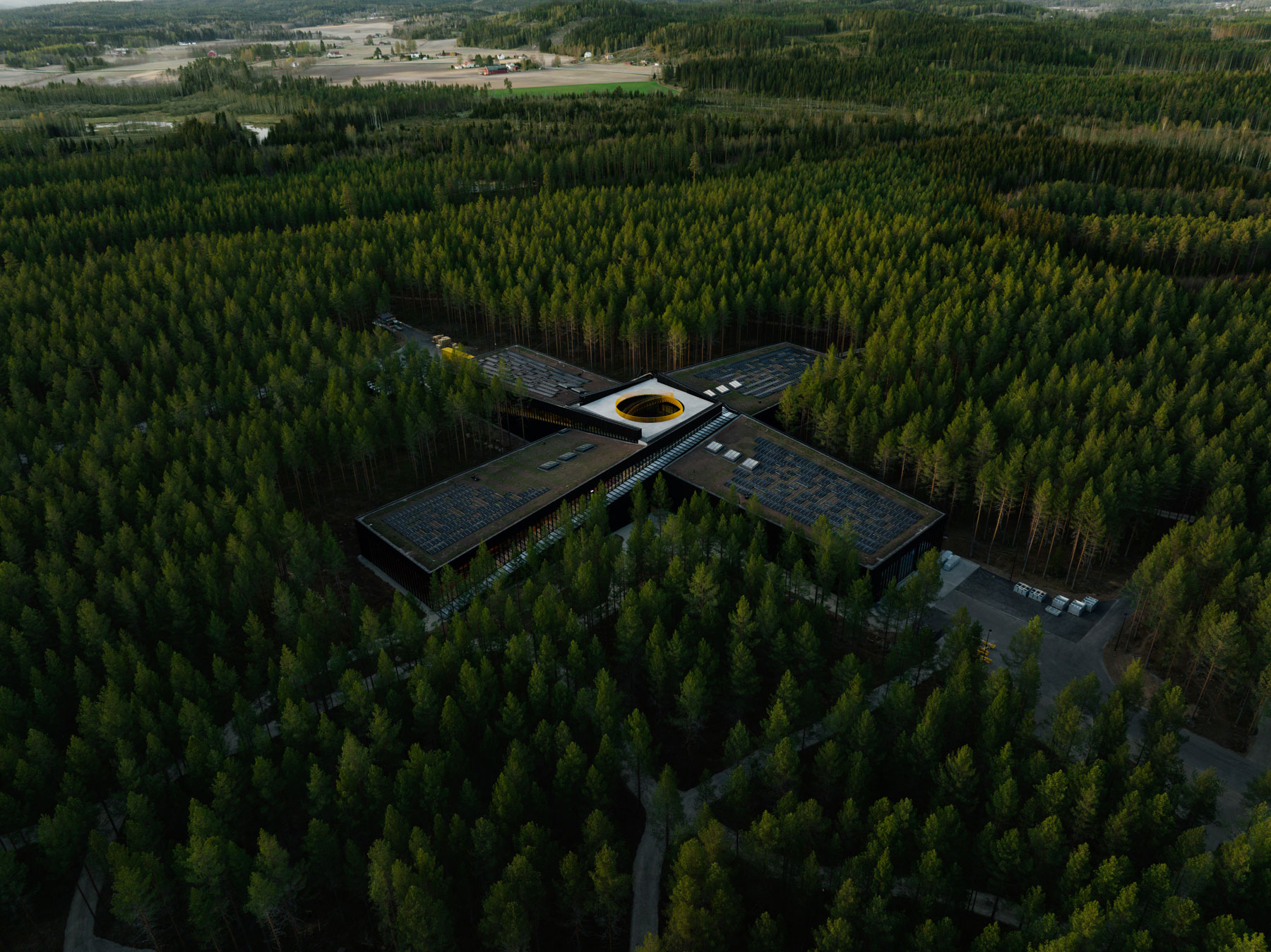 Bjarke Ingels Group (BIG) utilizza facciate WICONA nel progetto di The Plus, la fabbrica di mobili più sostenibile del mondo