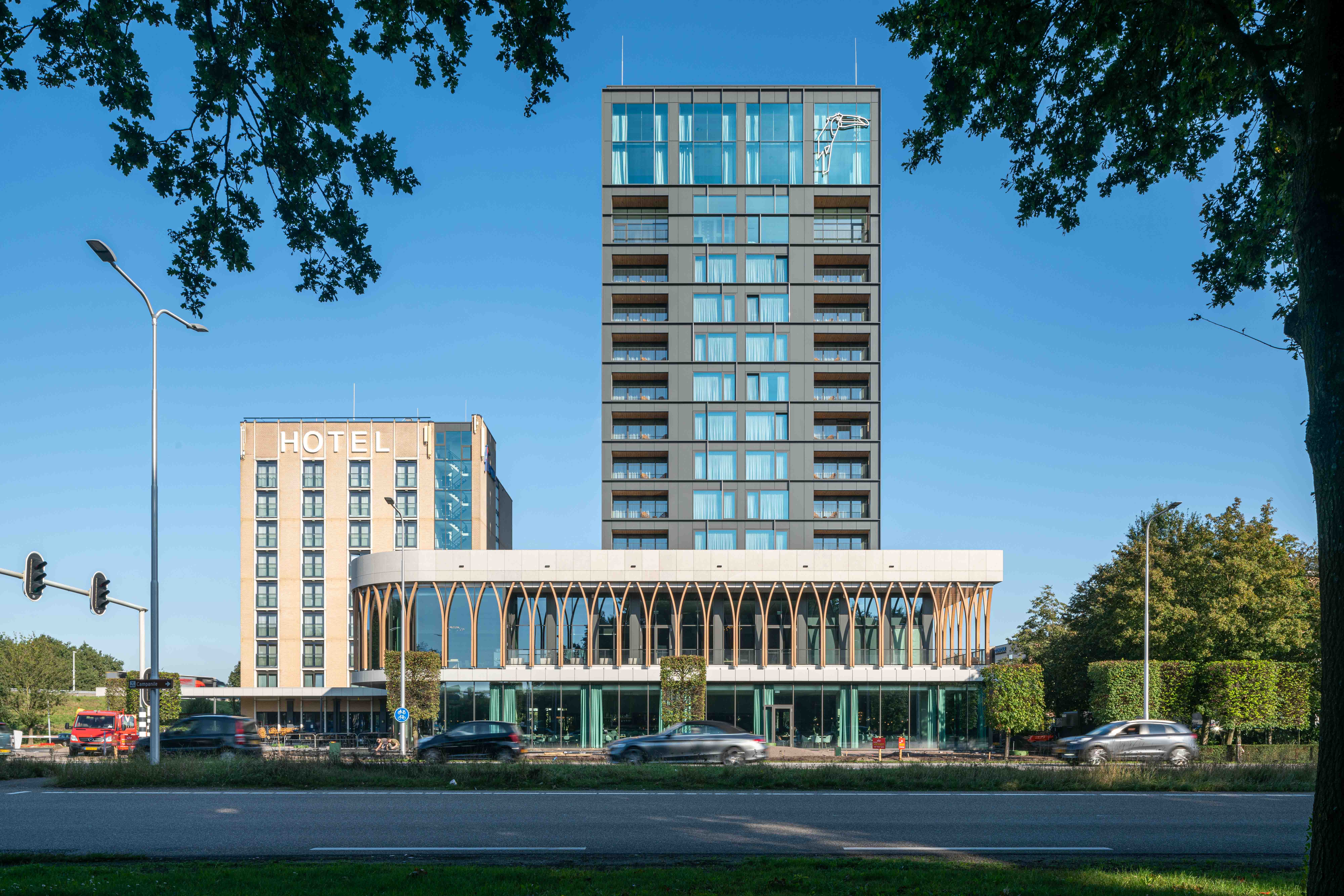 Modern aluminium façade for renovated Van der Valk Hotel in Venlo
