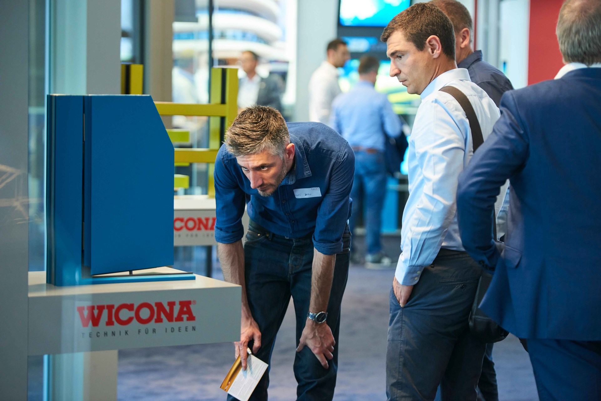 At the NEXT Studio, interested parties can make an appointment to view the exhibits and receive personal advice.